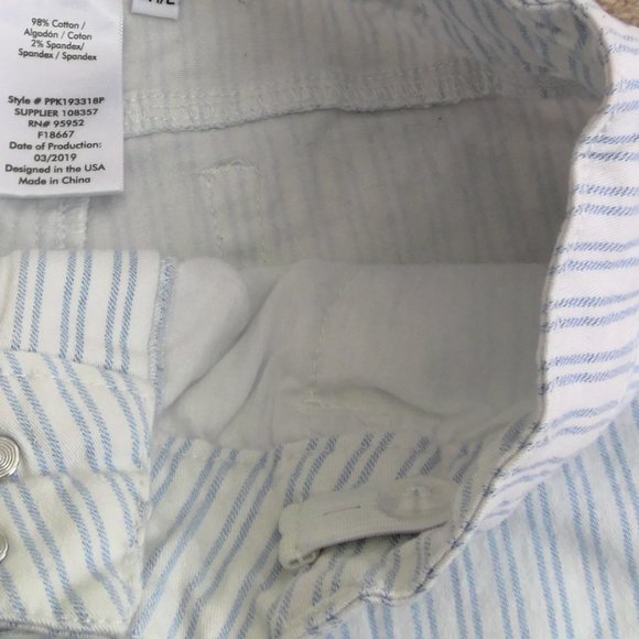 Cute jean shorts - Picture 4 of 4